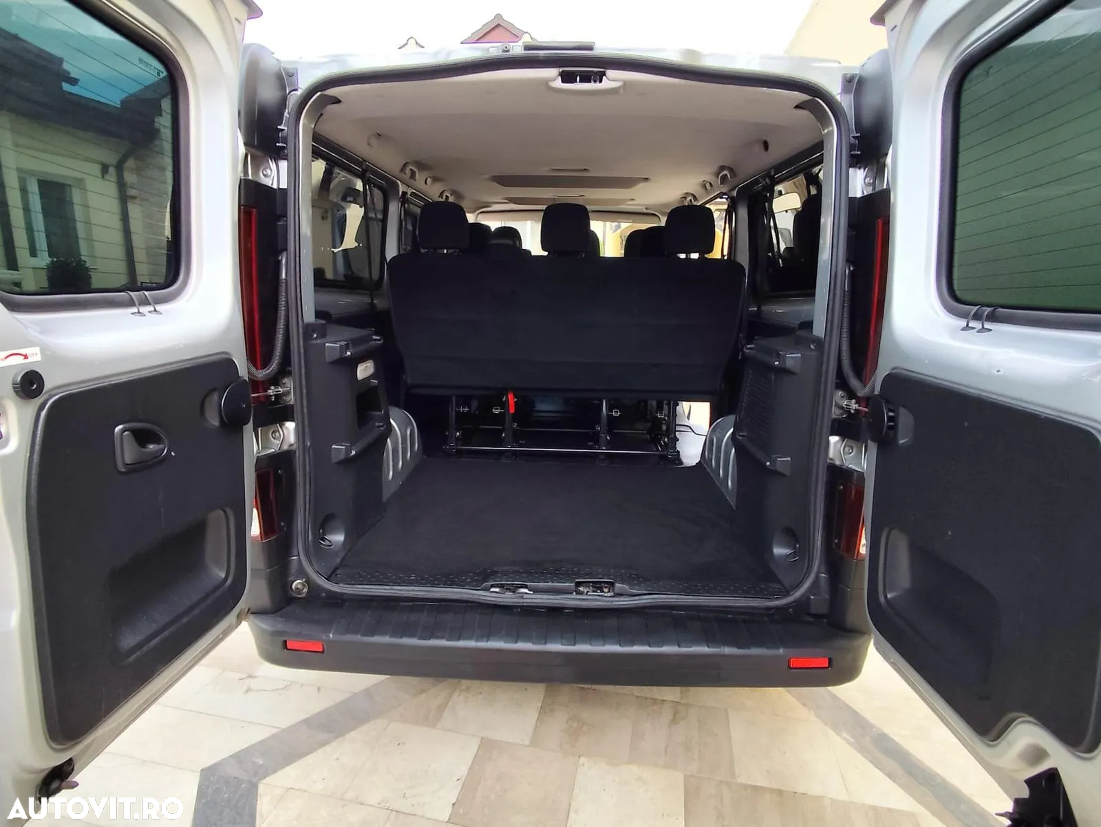Renault Trafic - 9