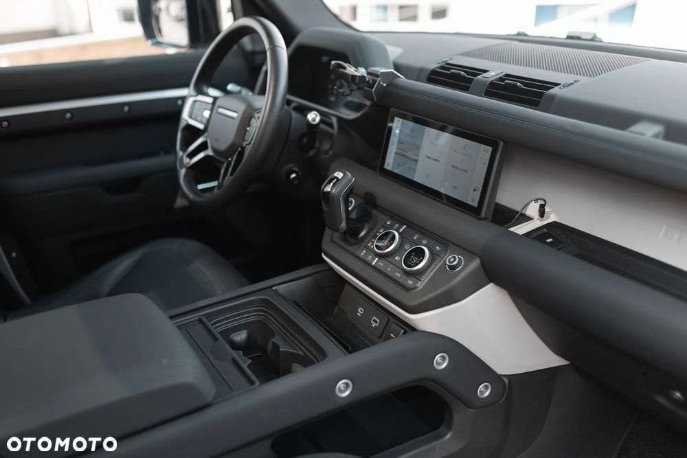 Land Rover Defender 3.0 P400 mHEV First Edition - 31