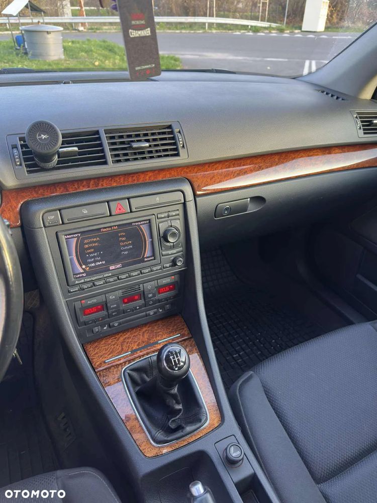 Audi A4 Limousine - 10