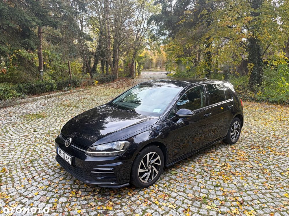 Volkswagen Golf - 1