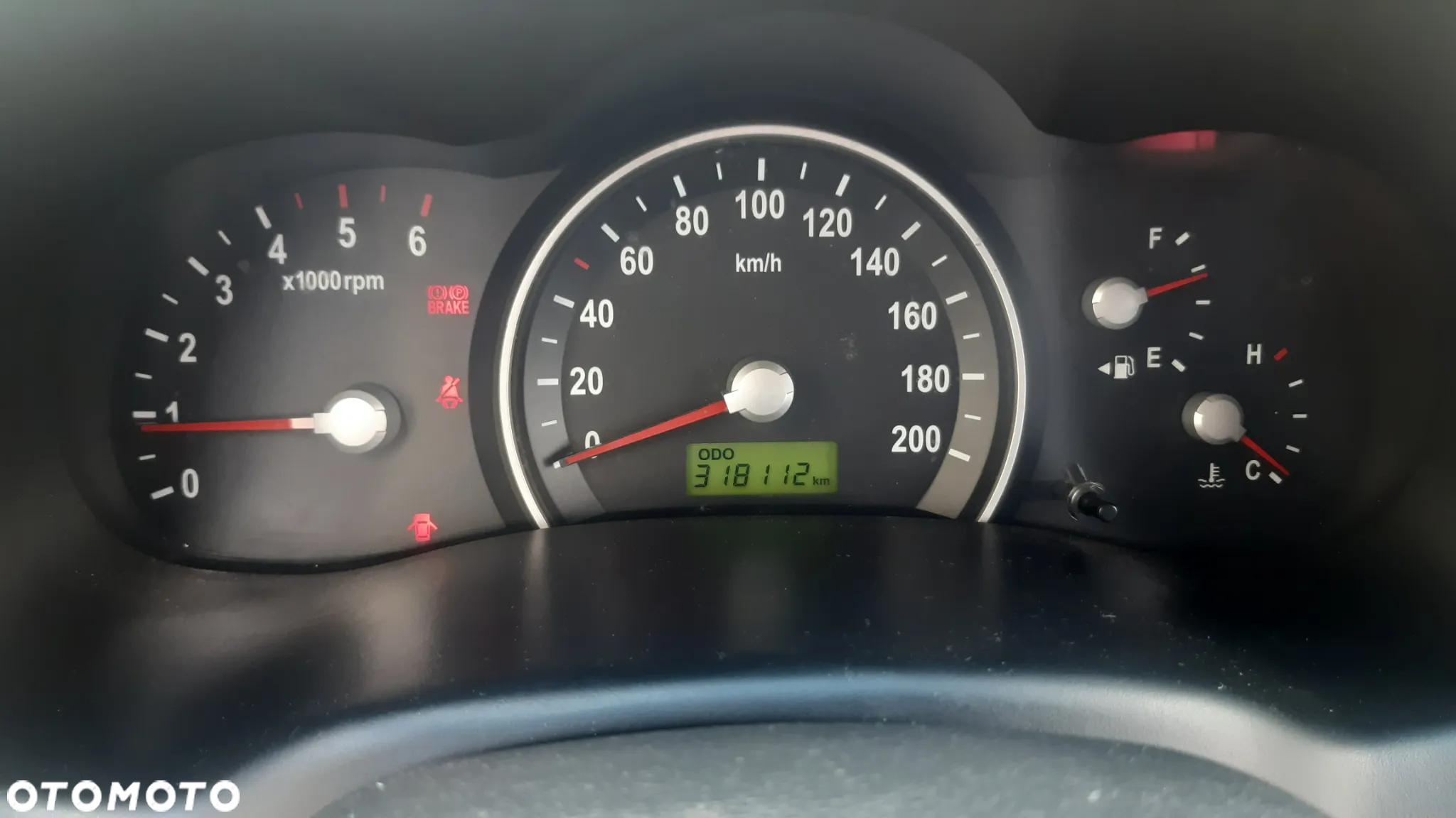 Kia Carnival - 12