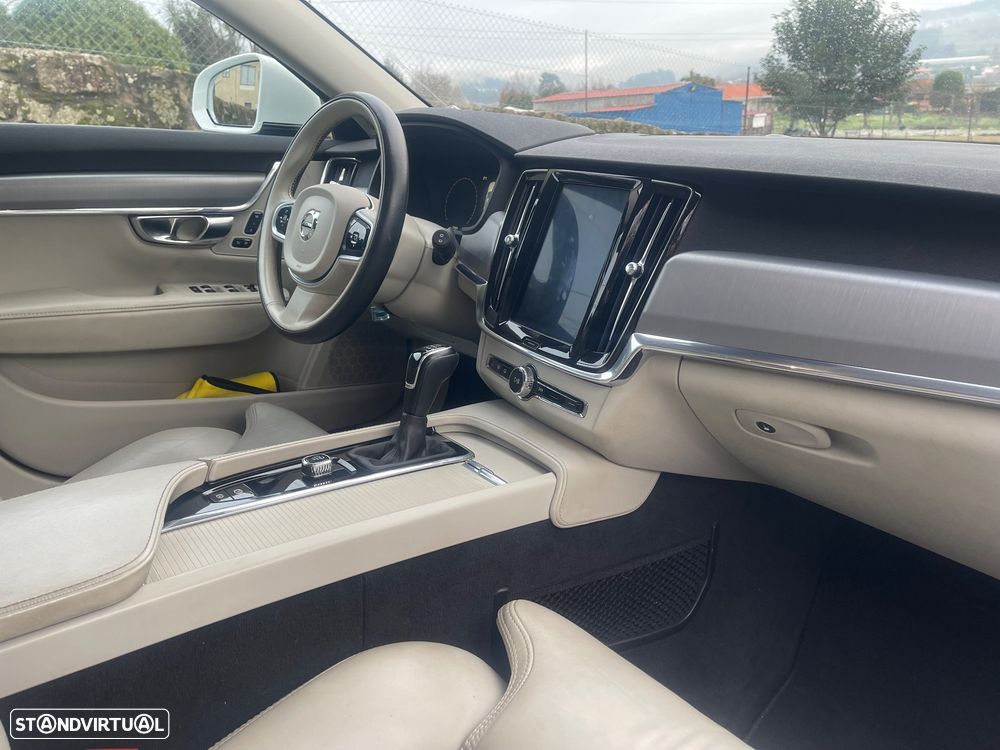 Volvo V90 2.0 D4 Momentum Plus - 5
