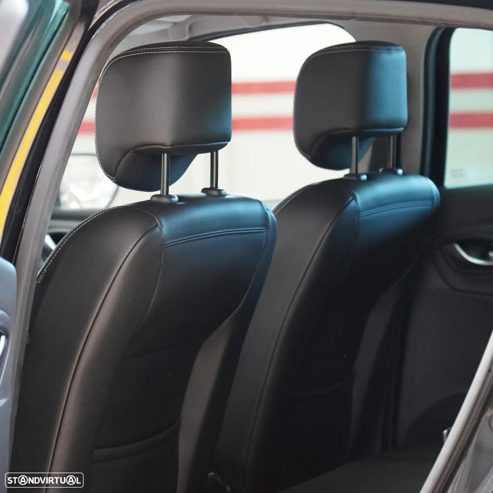 Renault Clio - 14