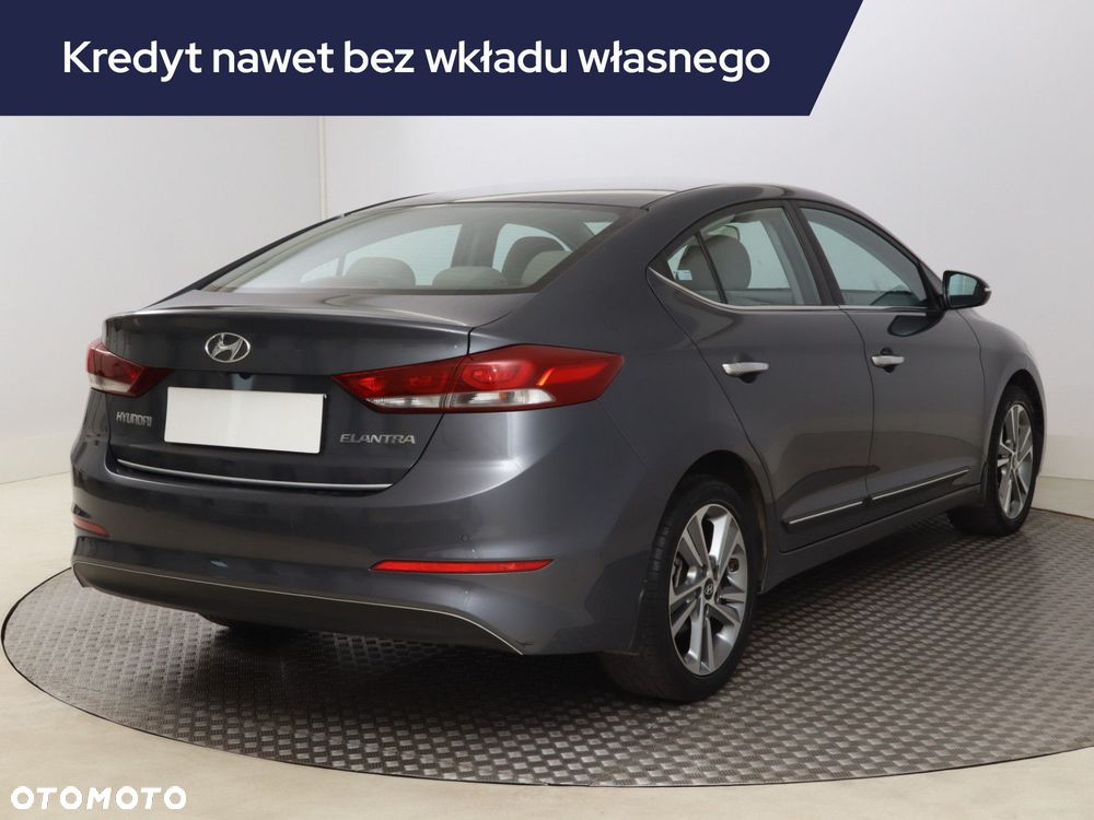 Hyundai Elantra - 7