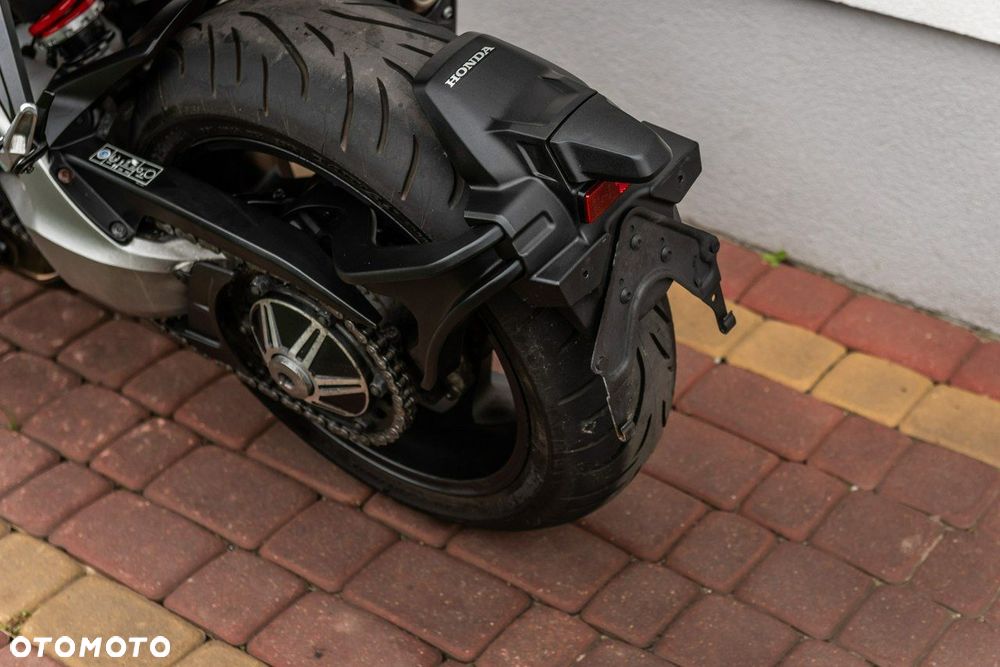 Honda CB - 8