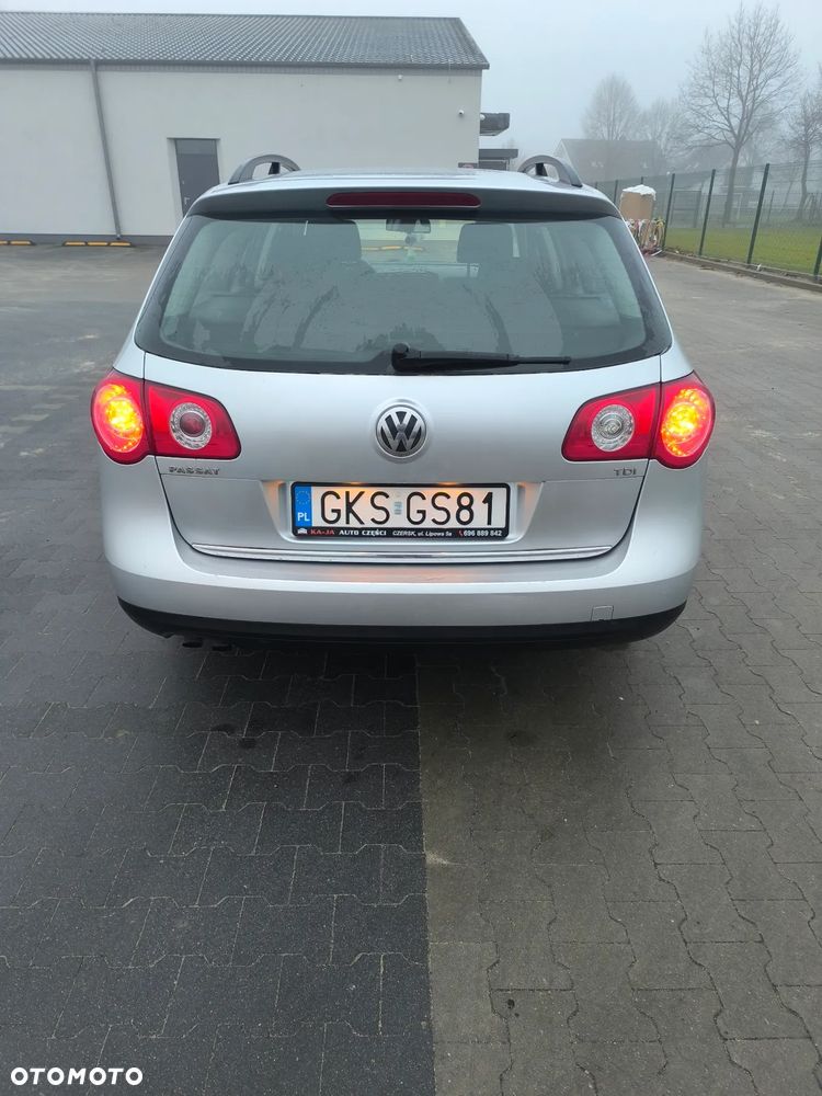 Volkswagen Passat 1.9 TDI Comfortline - 7