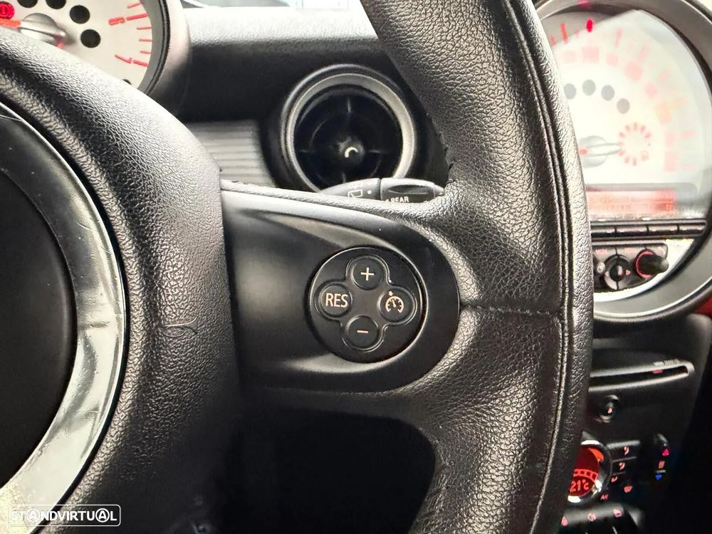MINI 3 Portas Cooper D - 16