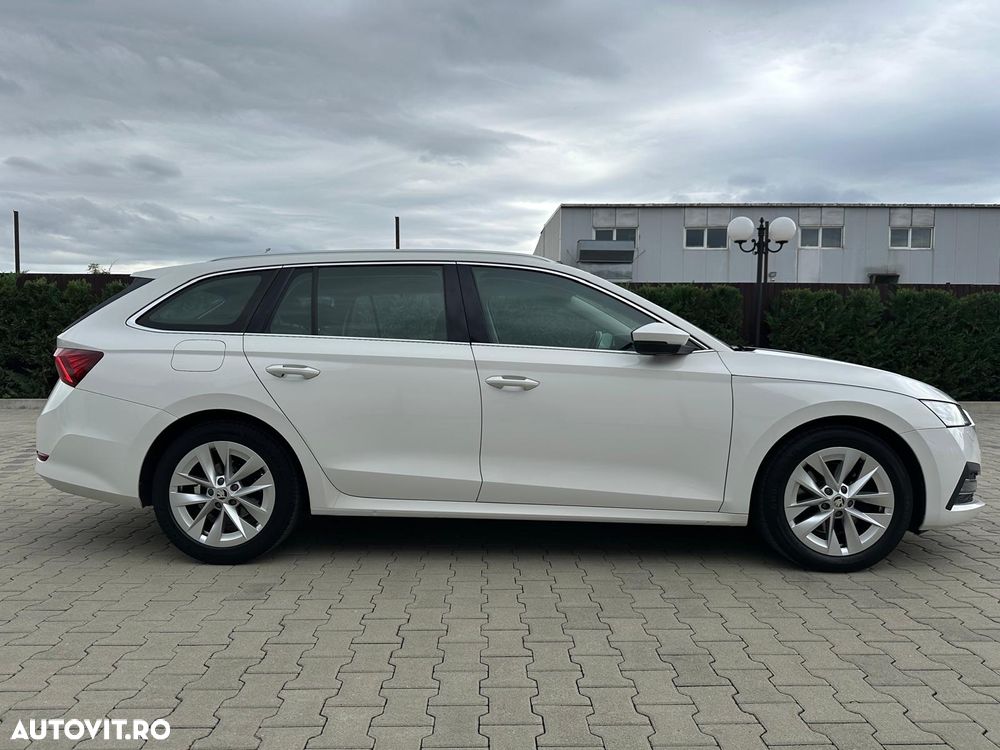 Skoda Octavia Combi 2.0 TDI DSG First Edition - 2