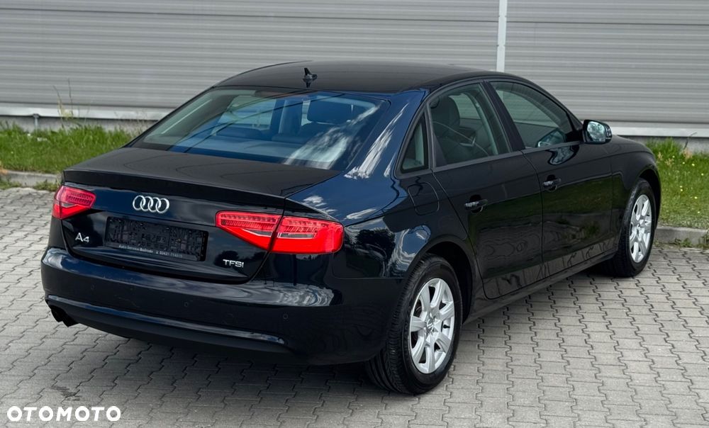 Audi A4 Limousine - 14