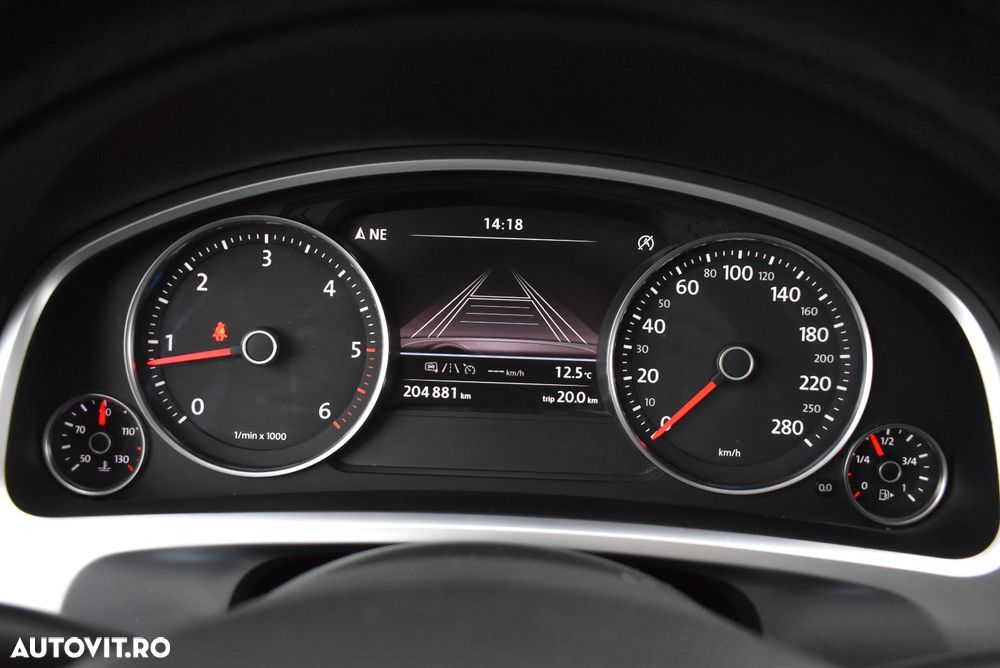 Volkswagen Touareg V6 TDI BMT Supreme Plus - 11
