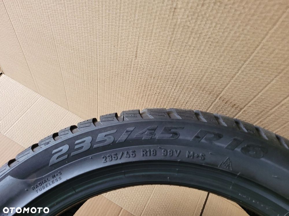 Pirelli Winter SottoZero 3 235/45R18 98 V - 8