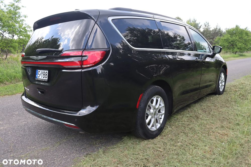 Chrysler Pacifica - 4
