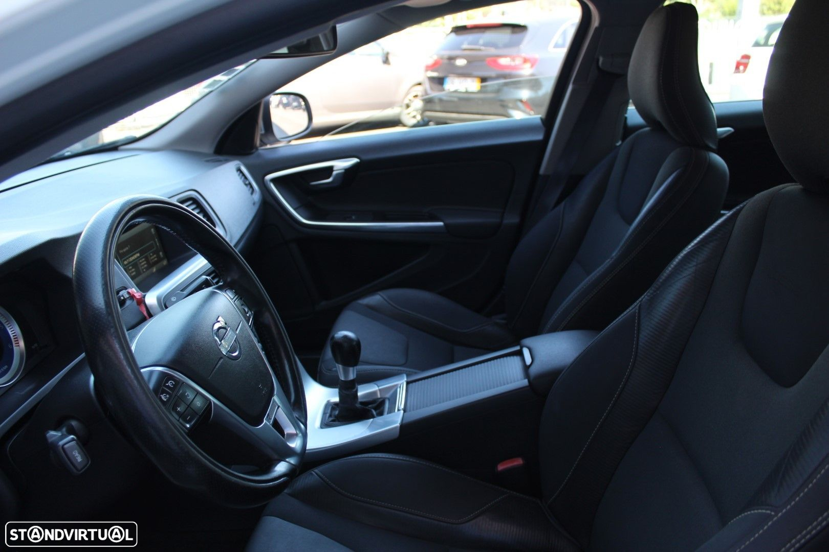 Volvo S60 1.6 D2 R-Design - 15