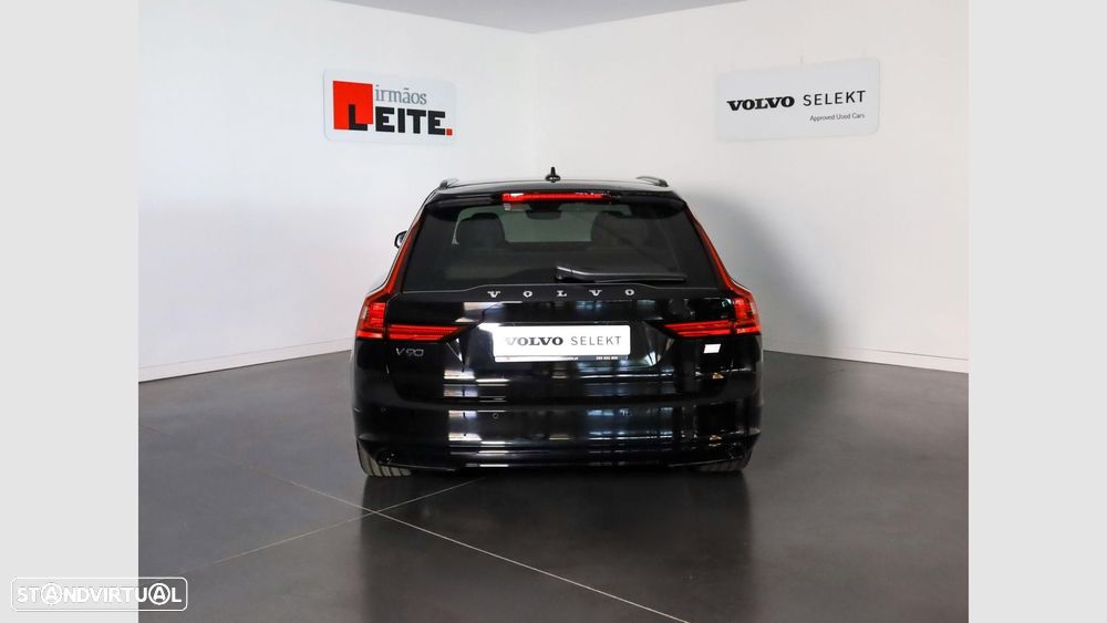 Volvo V90 2.0 T6 PHEV Plus Dark AWD — fotografia 4