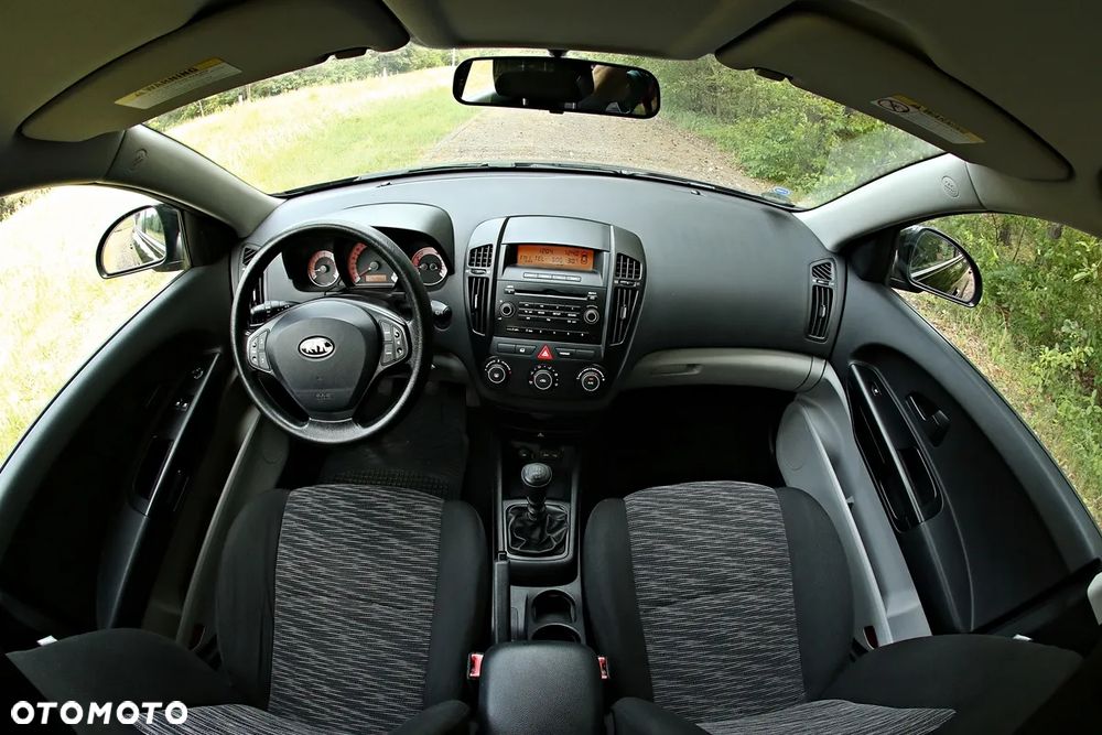 Kia Ceed 1.4 CVVT Attract - 11