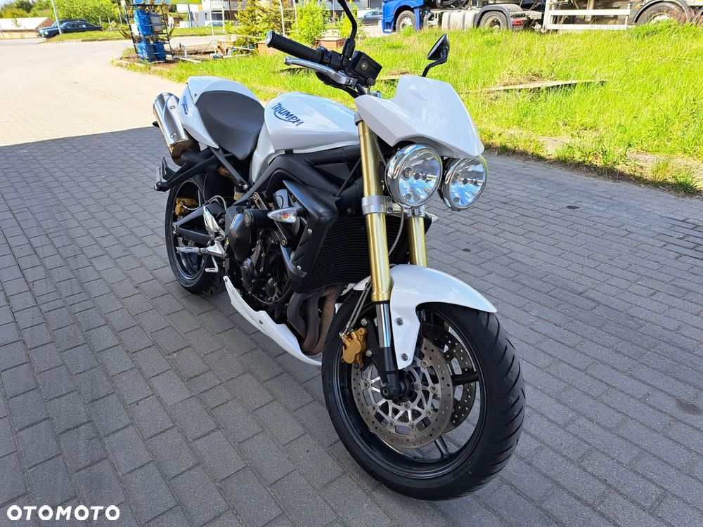 Triumph Street Triple - 4