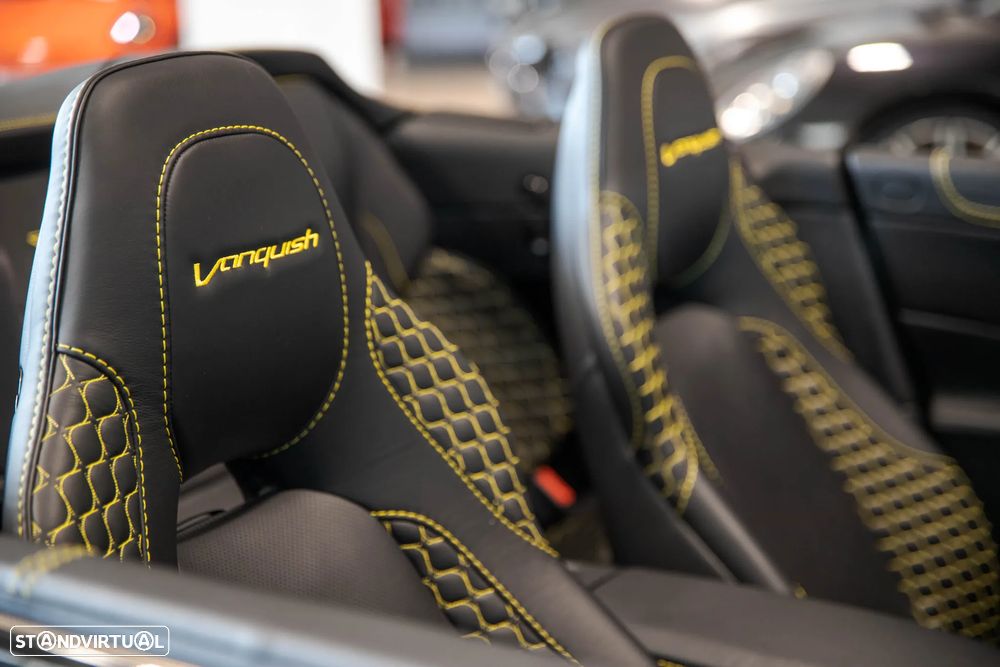Aston Martin Vanquish Volante Touchtronic 3 Carbon Black - 29