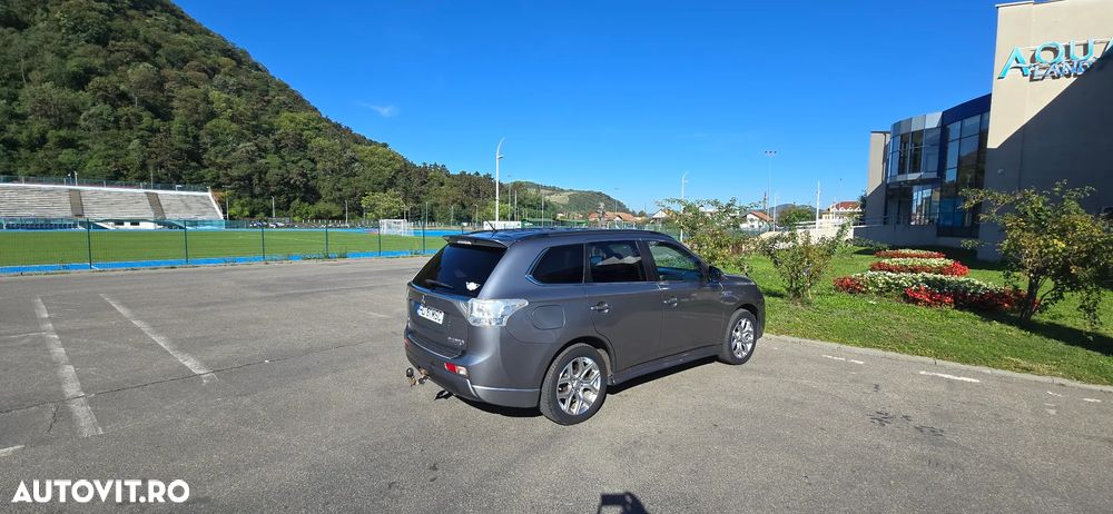 Mitsubishi Outlander - 27