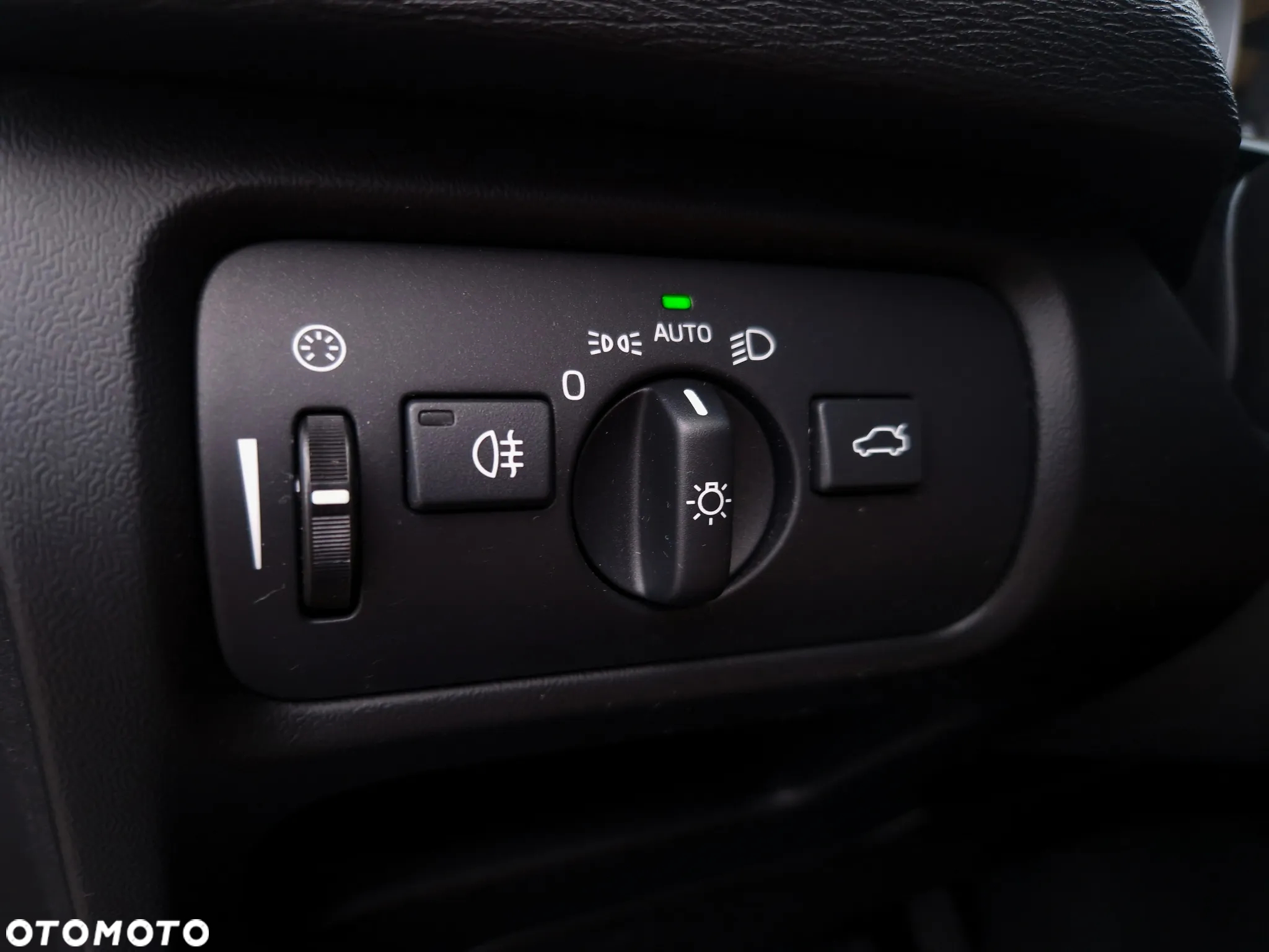 Volvo V40 D4 Drive-E Summum - 25