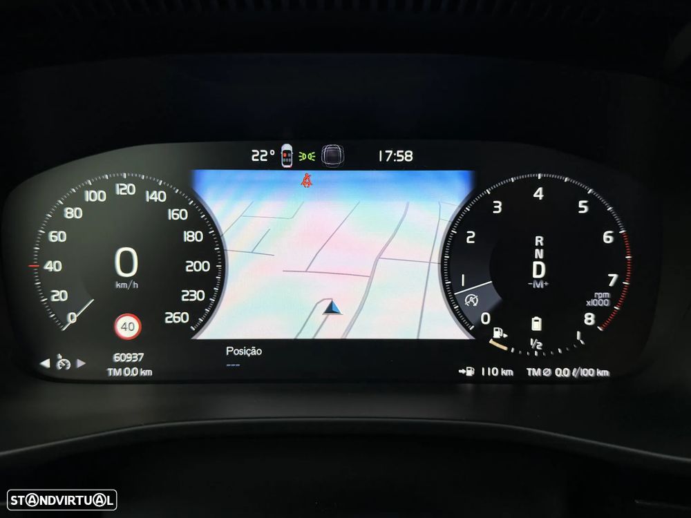 Volvo XC 40 2.0 B4 Momentum Plus - 16