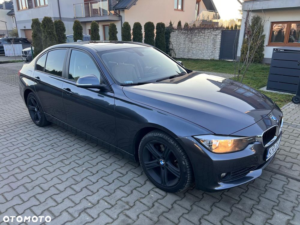 BMW Seria 3 328i - 2