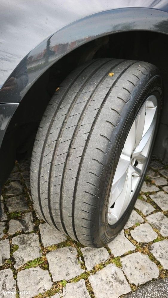 Audi A4 Avant 30 TDI S tronic - 42