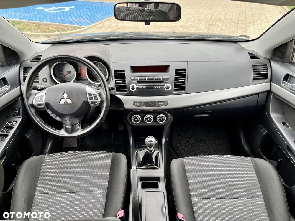 Mitsubishi Lancer 1.8 Intense - 16