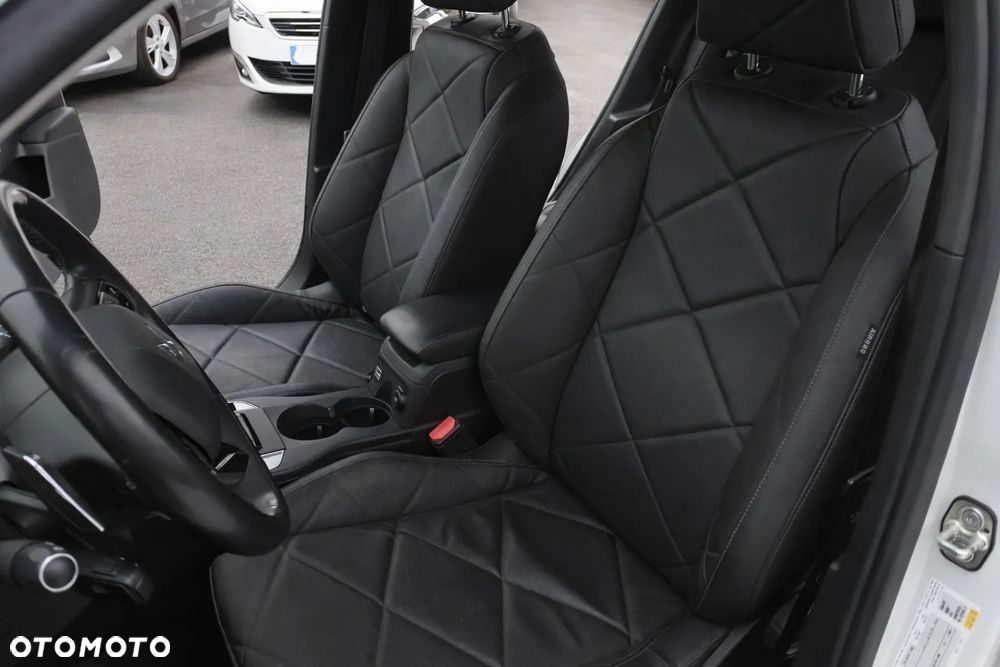 DS Automobiles DS 3 Crossback 1.2 PureTech Performance Line + - 10