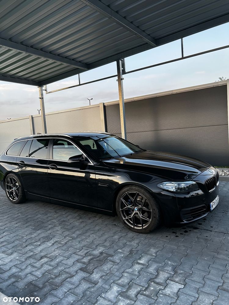 BMW Seria 5 520d xDrive - 1