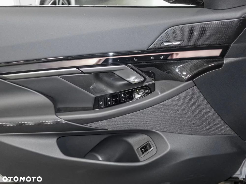 BMW Seria 5 540d xDrive mHEV M Sport - 17