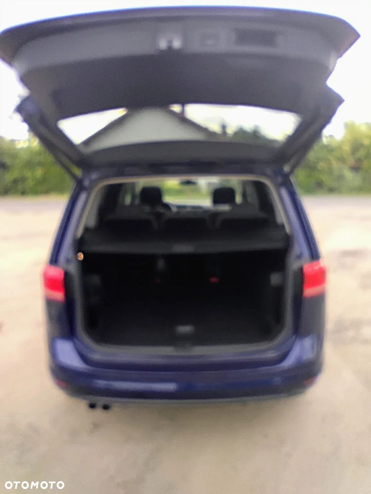Volkswagen Touran - 15