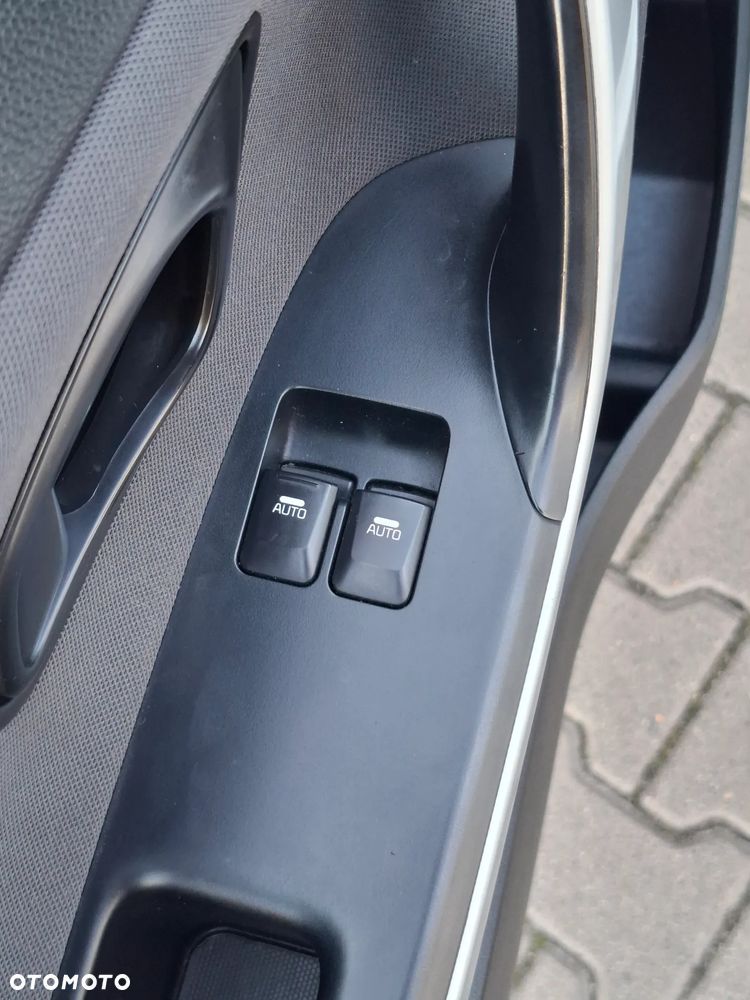 Kia Ceed 1.4 CVVT Dream Team Edition - 17
