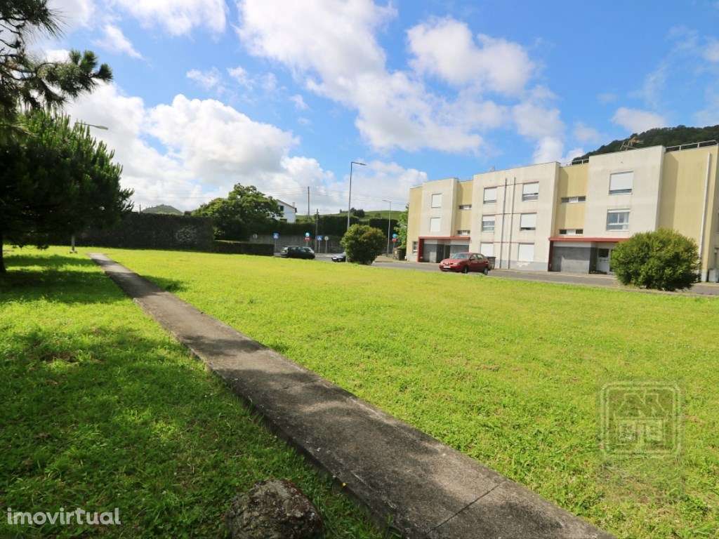 VENDA de LOTE para construção de edifício - Livramento, Ponta Delga... - Grande imagem: 3/15
