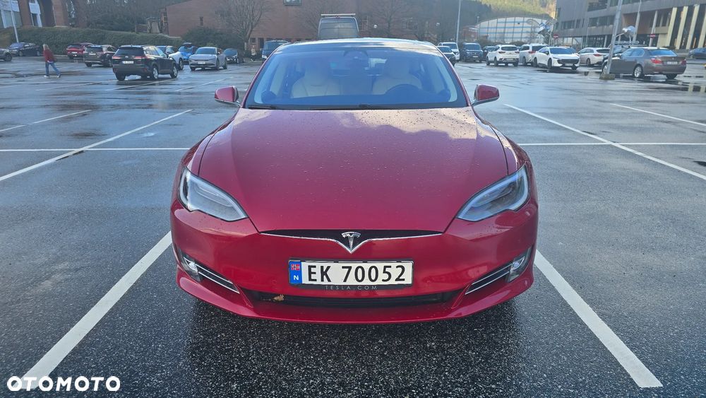 Tesla Model S - 2