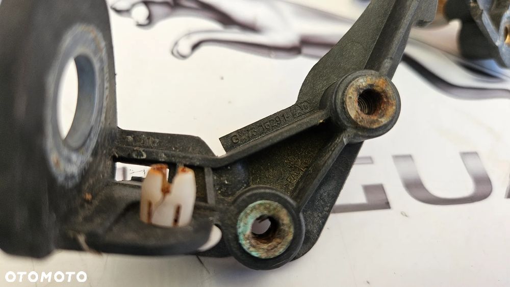 Jaguar XE X760 Mocowanie błotnika przedniego lewego Ślizg błotnika przód lewy GX73-16290-AD GX73-16291-AD - 3