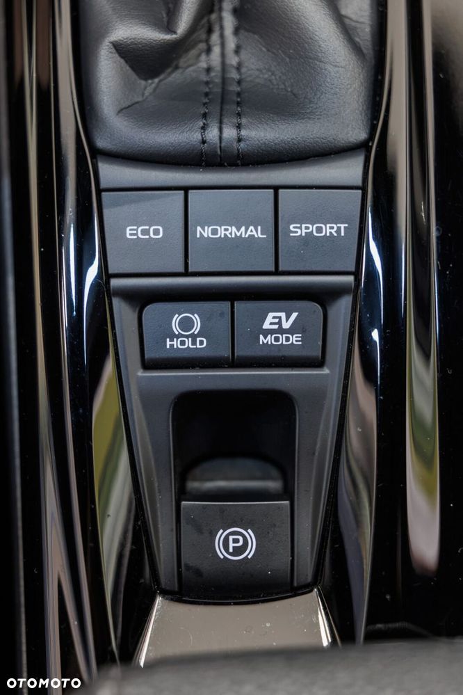 Toyota Camry - 33