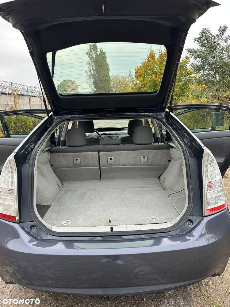 Toyota Prius 1.8 HSD Active - 13