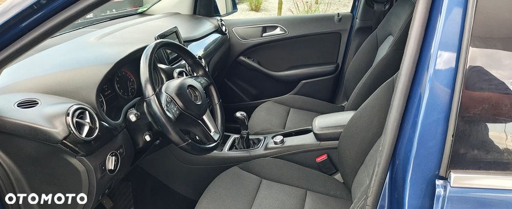 Mercedes-Benz Klasa B 180 (BlueEFFICIENCY) - 31