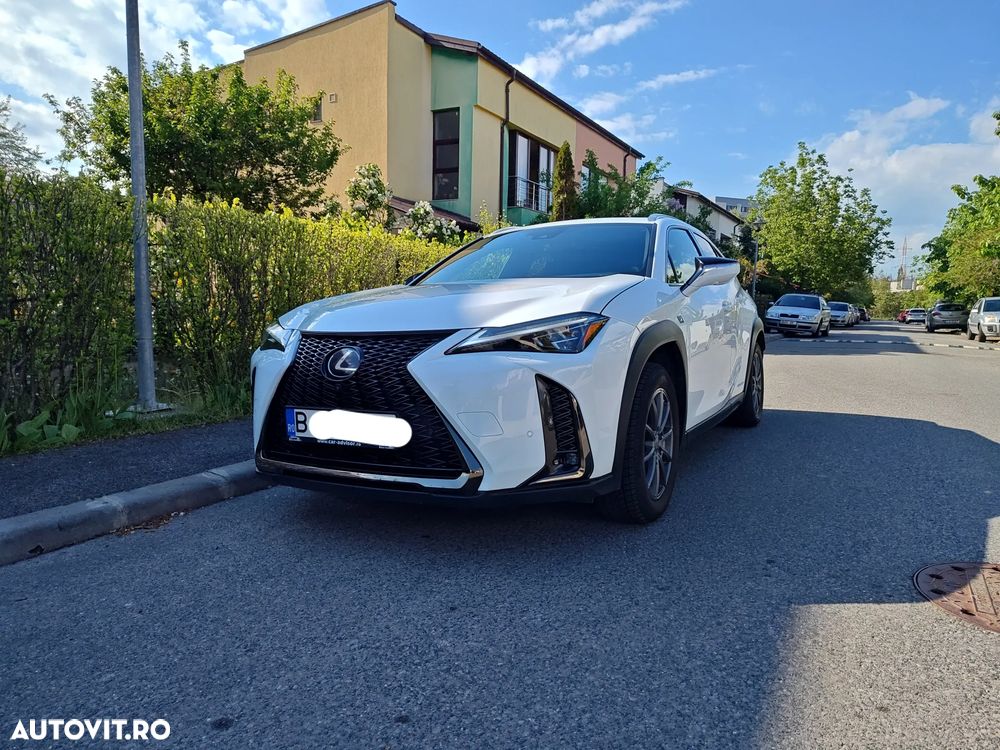Lexus UX 250h (E-FOUR) F SPORT - 1