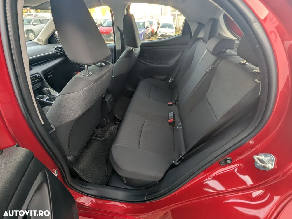 Toyota Yaris 1.5 VVT-i HSD Dynamic Bi-tone - 10