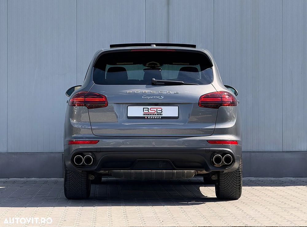 Porsche Cayenne 3.6 L S - 8
