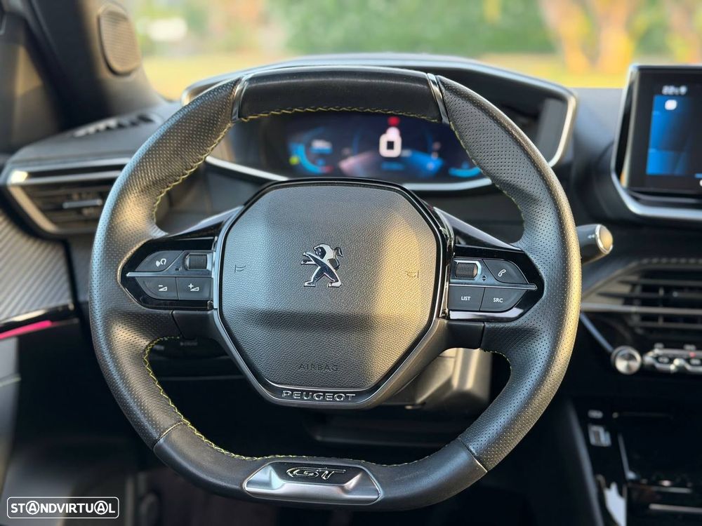 Peugeot 2008 1.2 PureTech GT Line - 22