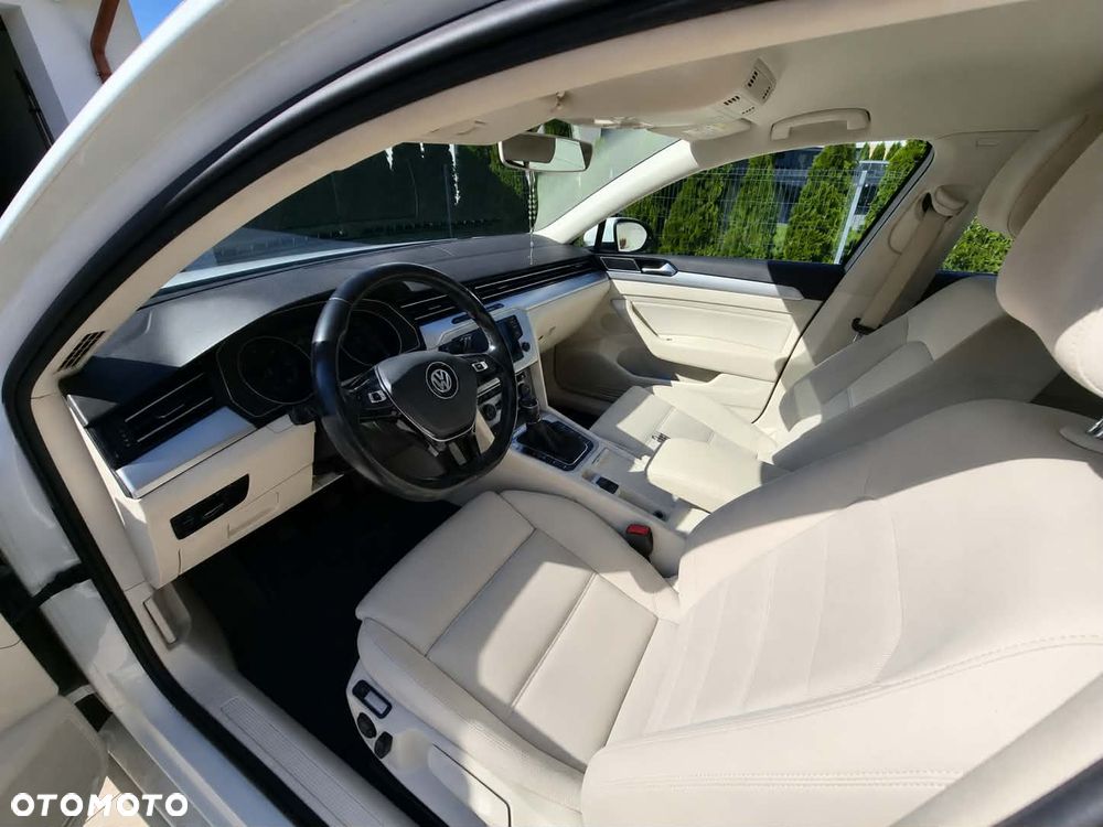 Volkswagen Passat 1.6 TDI BMT Comfortline - 6