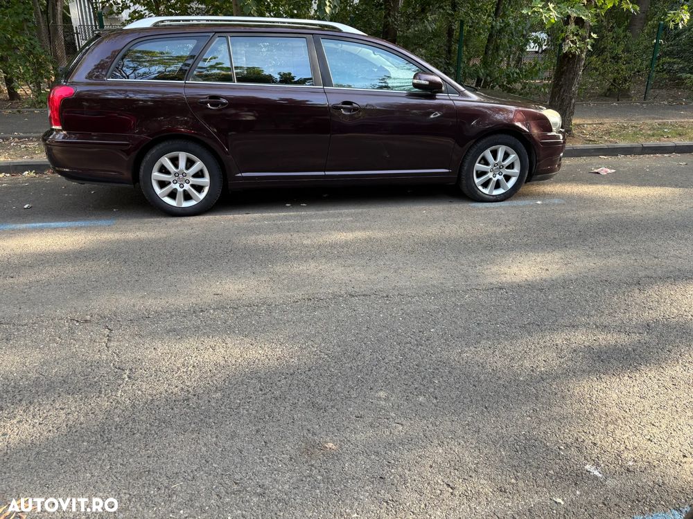 Toyota Avensis - 2