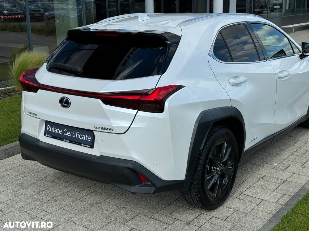 Lexus UX 250h FWD Business - 9