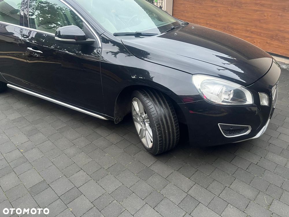 Volvo S60 D2 R-Design - 9