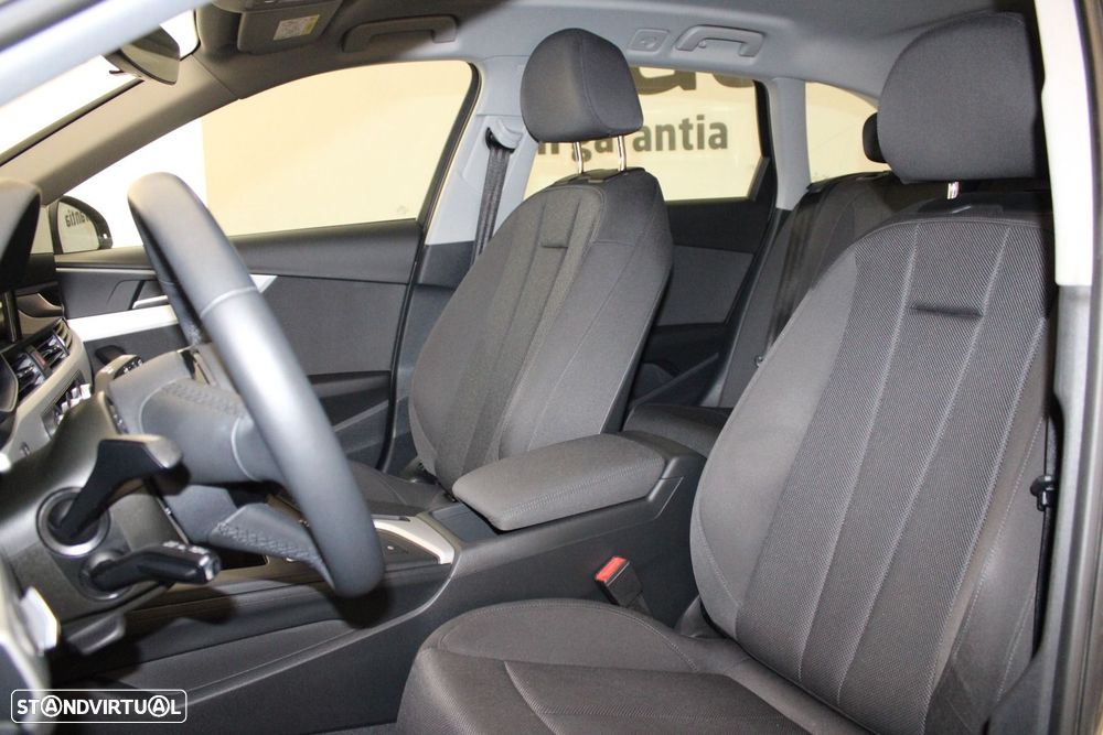 Audi A4 Avant 30 TDI S tronic — fotografia 31