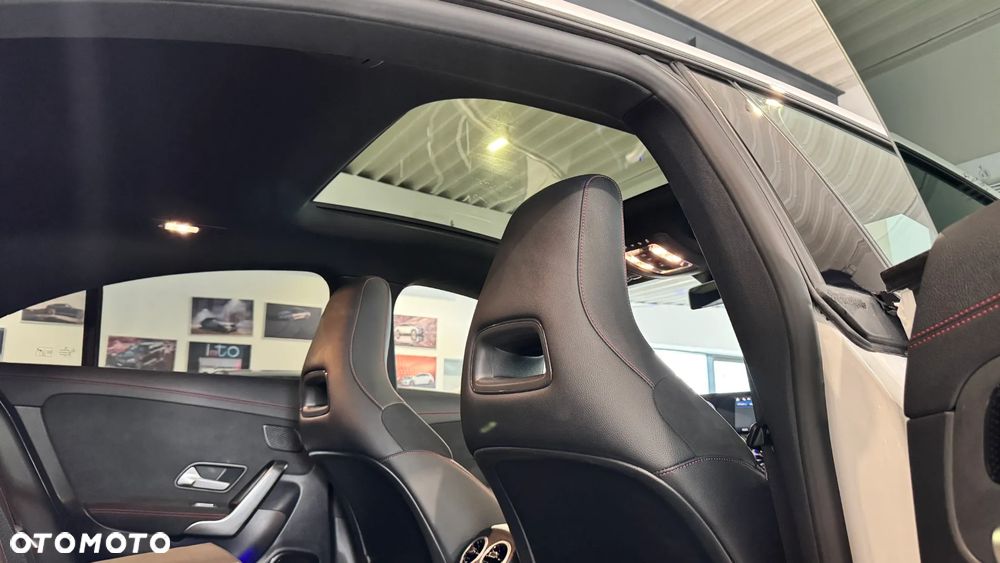 Mercedes-Benz CLA 200 AMG Line 7G-DCT - 33