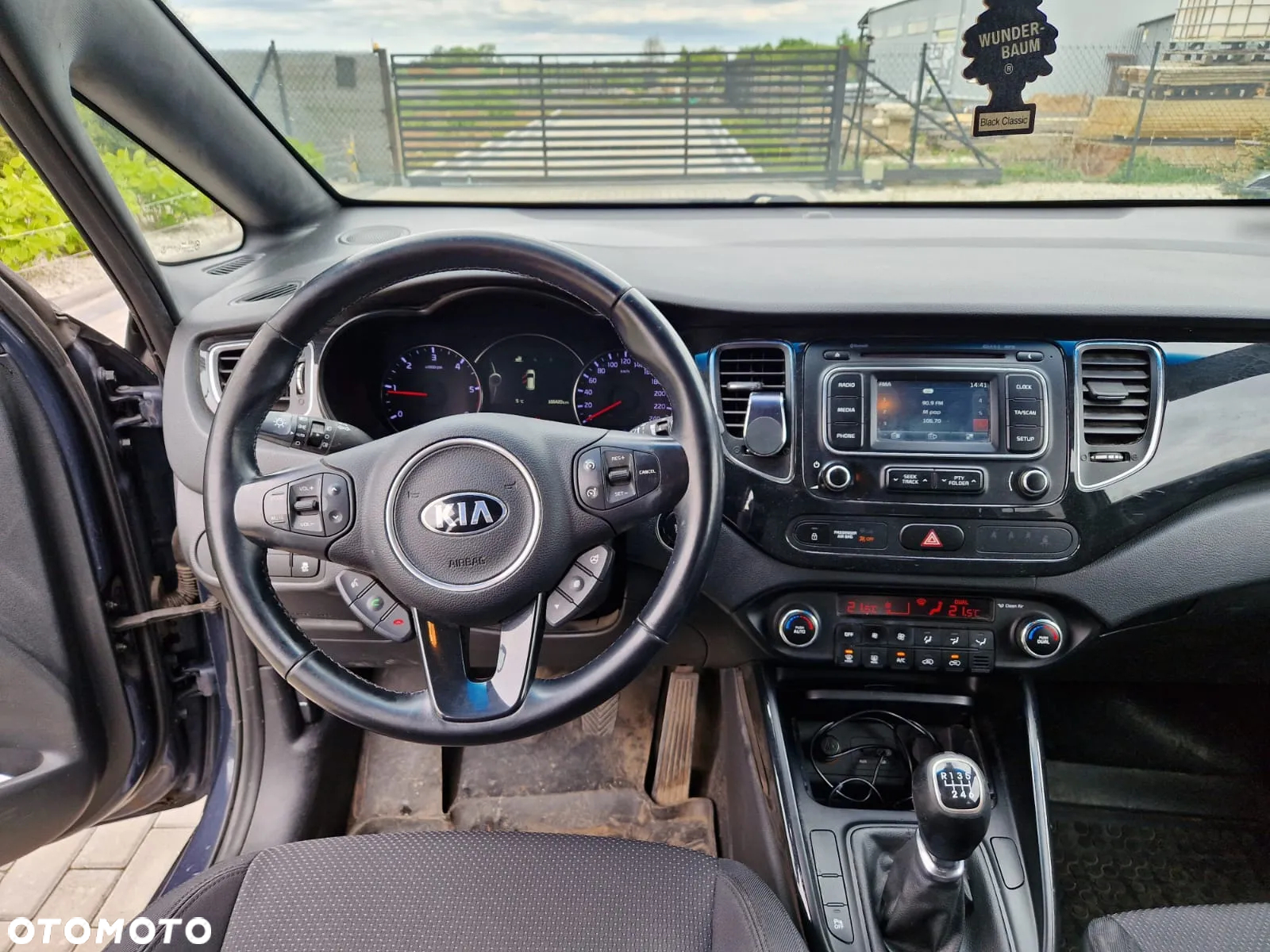 Kia Carens 1.7 CRDi M - 4