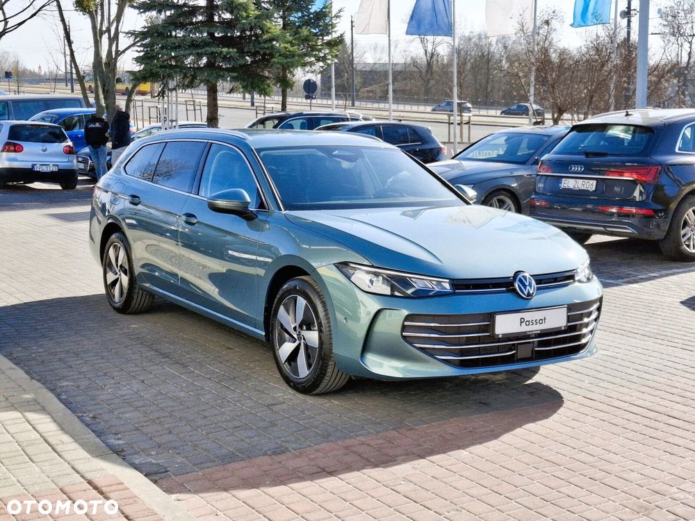 Volkswagen Passat - 4
